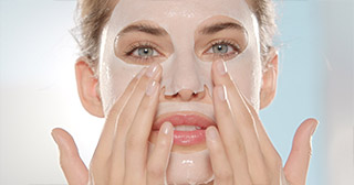 Tissue Mask Moisture Bomb by Garnier