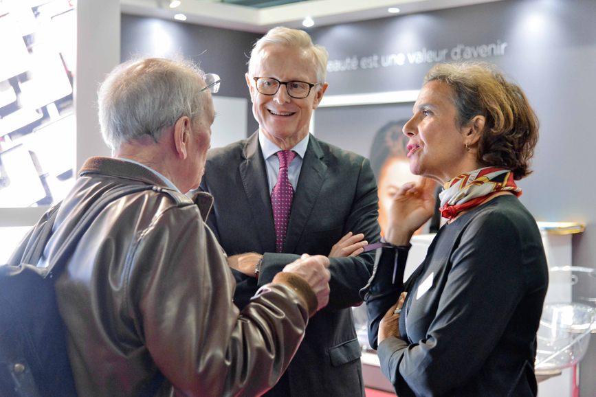 Jean Régis Carof, Directeur des Relations Actionnaires Individuels et Autorités de Marché, et Valerie Boas, Responsable des Relations Actionnaires Individuels.