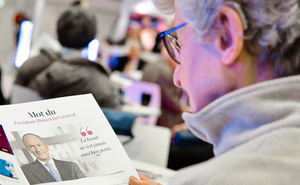 La Lettre aux actionnaires Un actionnaire qui lit "La Lettre aux actionnaires"