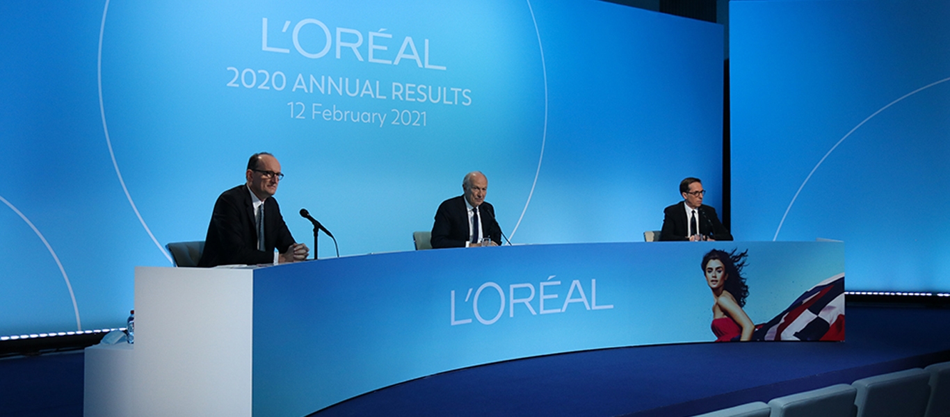 2020 Annual Results Christophe Babule, Jean-Paul Agon, Nicolas Hieronimus are seated behind the desks