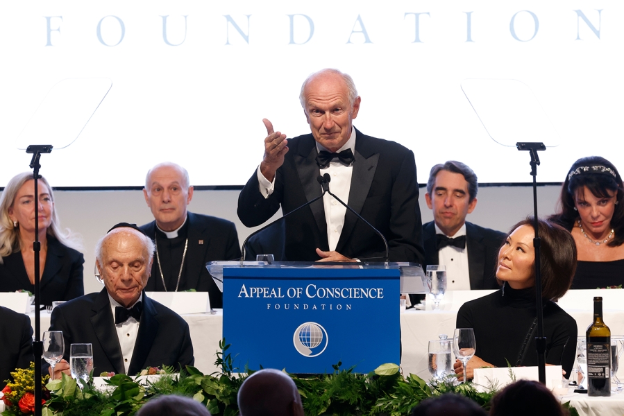 Jean-Paul Agon, Président du groupe L’Oréal, reçoit le prix 2022 de la Fondation Appeal of Conscience 