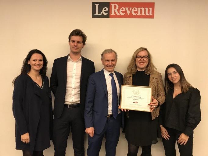 Equipe de la communication financière <span>L’Oréal reçoit le Trophée d’Or 2019 de la Meilleure Communication Numérique du CAC 40 décerné par Le Revenu </span>